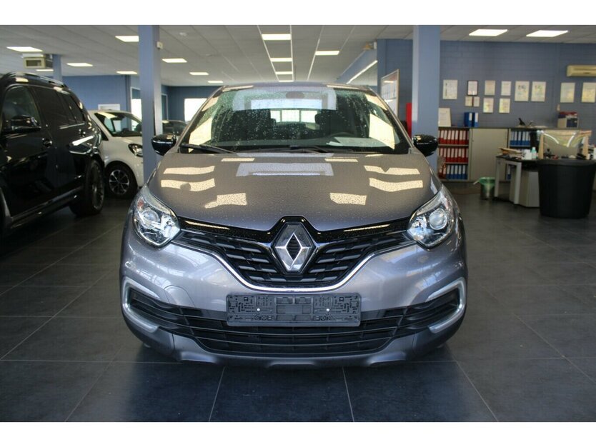 Renault Captur TCe 90 LIMITED 61.333 km 11.480 € Euskirchen 53881