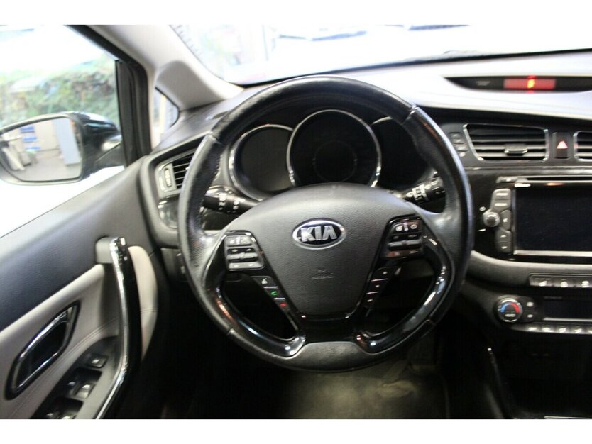 Kia ceed 1.4 CVVT SW Dream Team Edition 137.261 km 6.980 € Euskirchen 53881