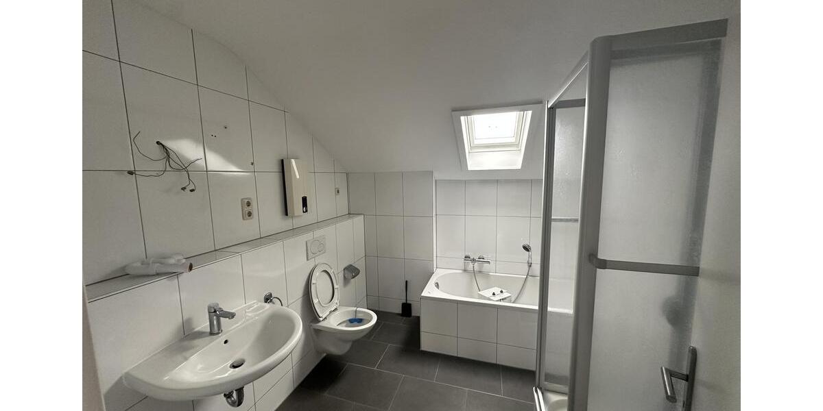 Dachgeschoßwohnung Euskirchen Dom-Esch - 4 Zimmer, 70 m&sup2;, 339&euro; | Angebot:26444040