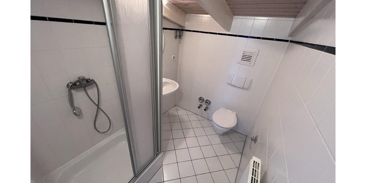 2-Zimmer-Dachgeschoss-Wohnung mit hohen Decken in Oberpleis - Dachgeschoßwohnung Königswinter Oberpleis | Angebot:26531230