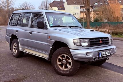 Mitsubishi Pajero 291.000 km 8.500 &euro; Bonn 53111