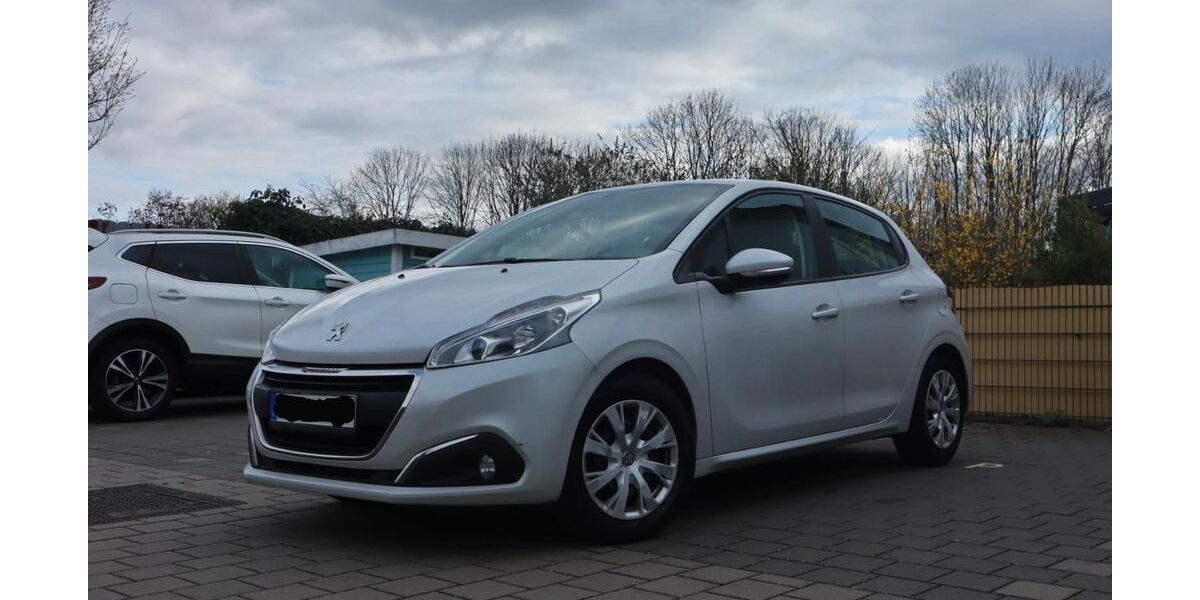 Peugeot 208 150.000 km 6.700 &euro; Bonn 53119