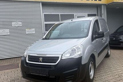 Peugeot Partner 217.511 km 4.950 &euro; Frechen 50226