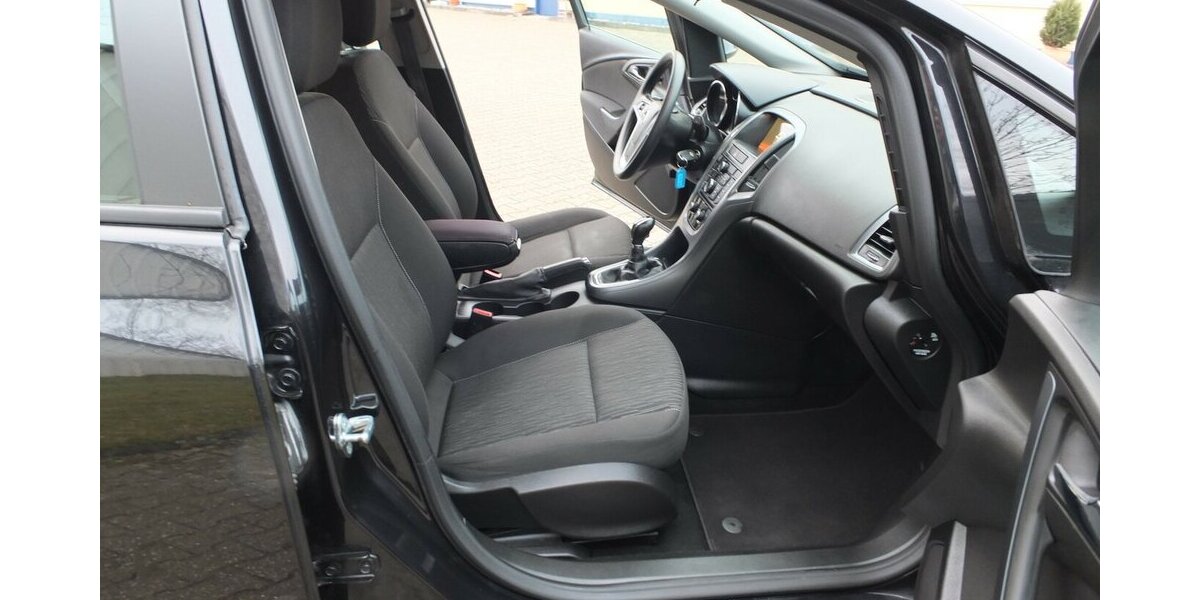 Opel Astra SELECTION GARAGENWAGEN orig. 71.086 km ! 71.086 km 8.408 &euro; Köln 50858