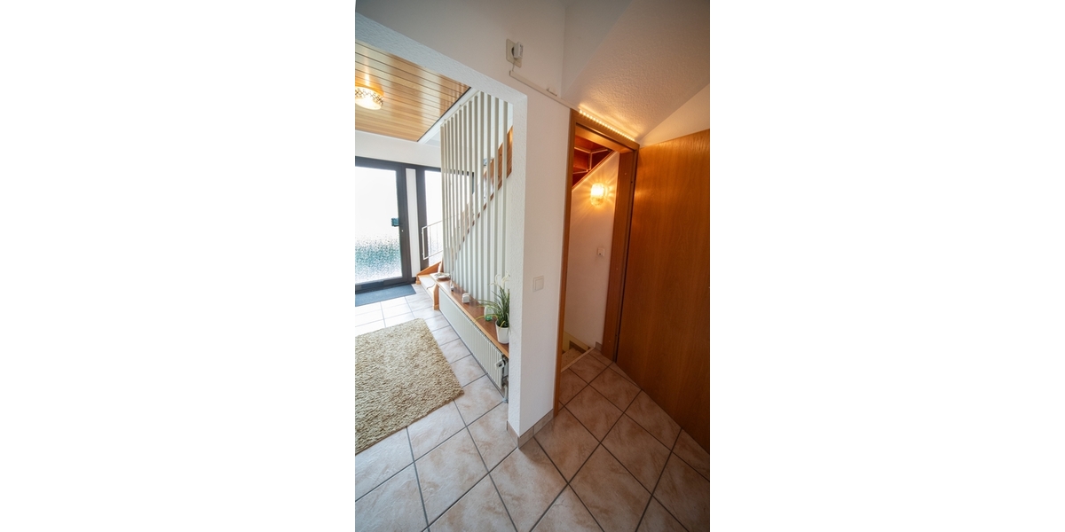 Charmantes Zweifamilienhaus mit gepflegtem Garten – Viel Platz, ruhige Lage in idyllischer Waldnähe - Zweifamilienhaus Rheinbreitbach | Angebot:23660349