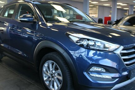 Hyundai Tucson blue 1.7 CRDI 2WD DCT Panorama - Ahk. 104.421 km 15.980 &euro; Euskirchen 53881