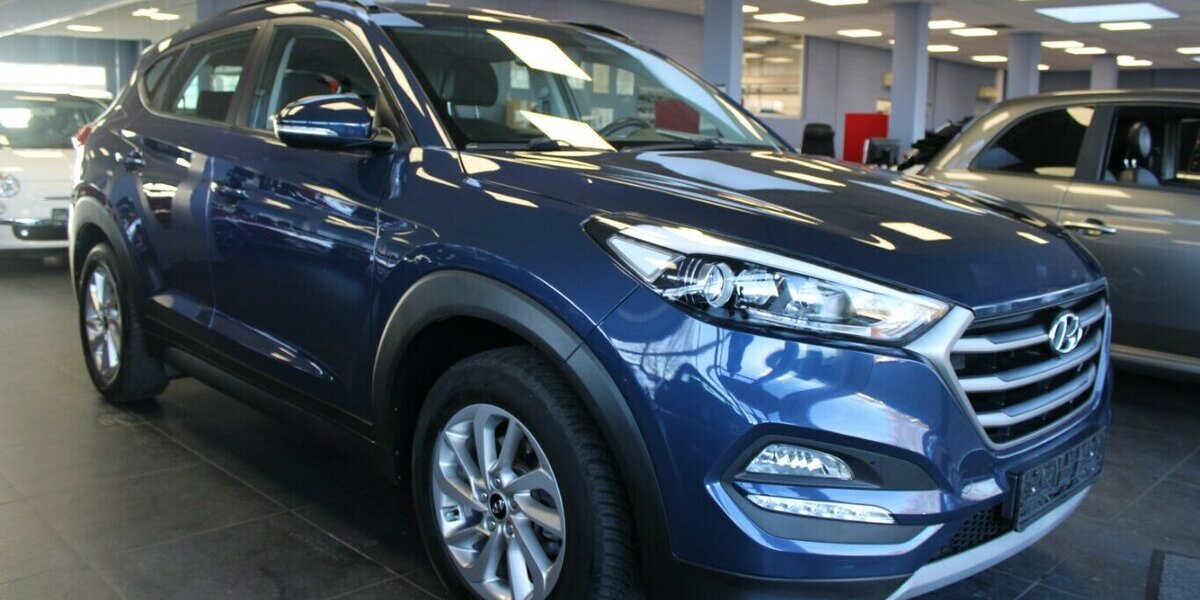 Hyundai Tucson blue 1.7 CRDI 2WD DCT Panorama - Ahk. 104.421 km 15.980 &euro; Euskirchen 53881