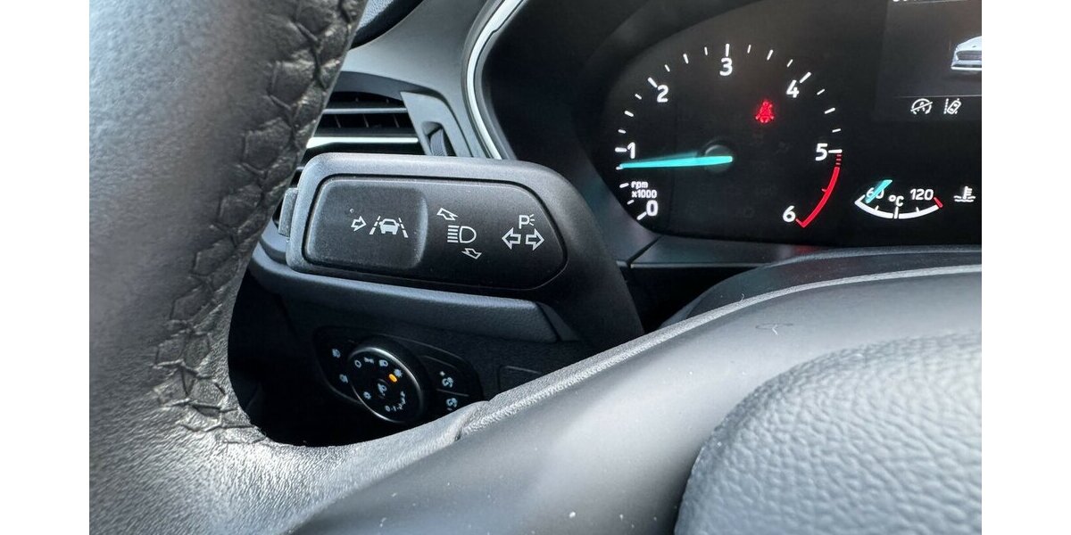 Ford Focus EcoBlue.Nav.Temp.SHZ.Serv-Neu.EU6 GARANTIE.1 35.000 km 15.000 &euro; Erftstadt 50374