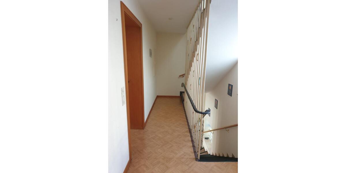 Reihenhaus Remagen - 6 Zimmer, 215 m&sup2;, 270.000&euro; | Angebot:27227804