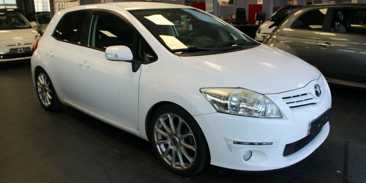 Toyota Auris 1.33 VVT-i Life 107.807 km 6.480 &euro; Euskirchen 53881