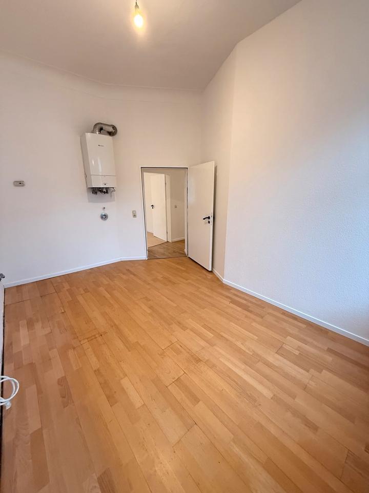 Renovierte 4-Zimmerwohnung in Köln Nippes zu Vermieten zimmer