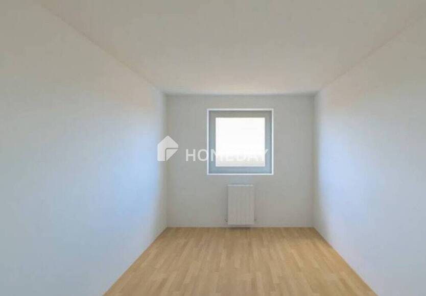 4-Zimmer-Wohnung in gepflegtem Hochhaus mit zwei Balkonen samt Blick auf den Dom!