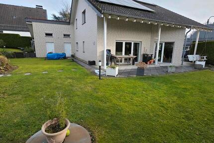 Haus Bergisch Gladbach - 2 Zimmer, 154 m&sup2;, 2.600&euro; | Angebot:24829509