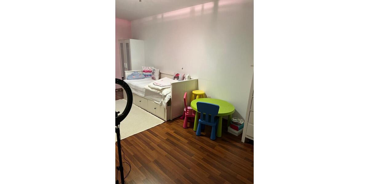 Reihenhaus Wesseling - 7 Zimmer, 230 m&sup2;, 2.200&euro; | Angebot:24802322