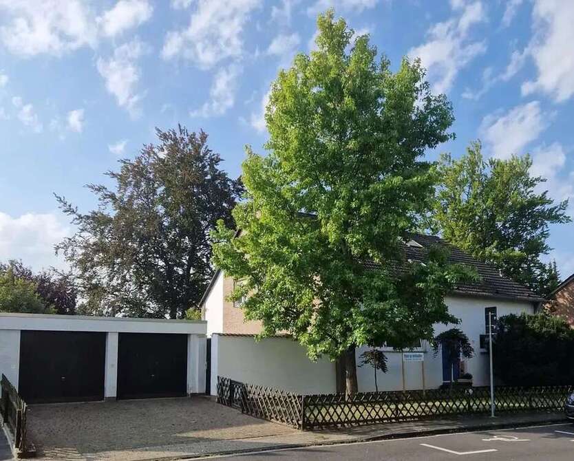 Haus zum Kaufen in Euskirchen 595.000 € 245 m²