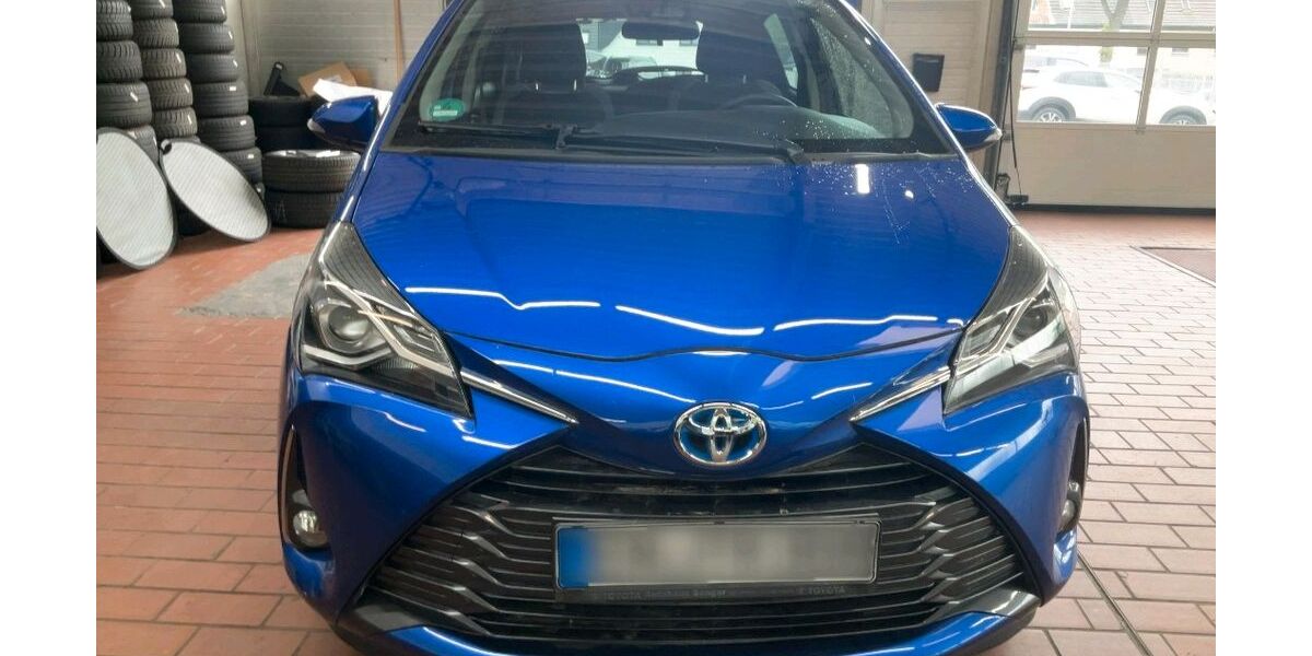 Toyota Yaris 8.500 km 16.990 &euro; Oberwinter 53424