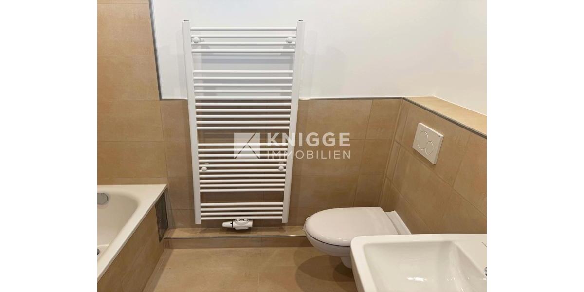 Bungalow Bergisch Gladbach Alt-Frankenforst - 6 Zimmer, 186 m&sup2;, 1.860&euro; | Angebot:24690728